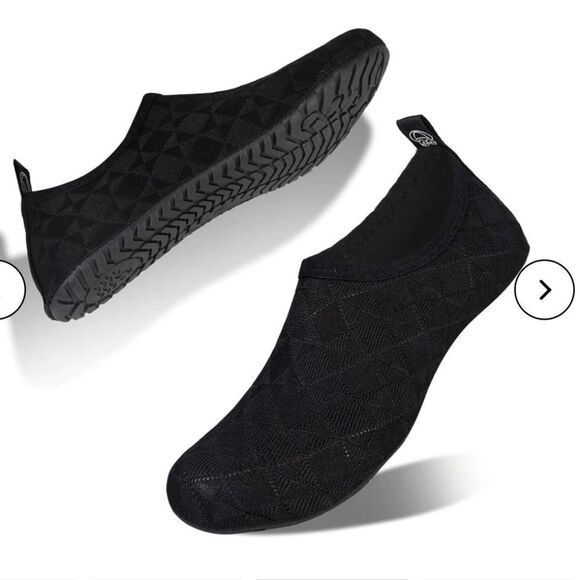 BRAND NEW WATER SOCKS CX-LTJH - Picture 1 of 13